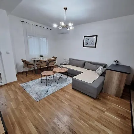 Neda Apartment